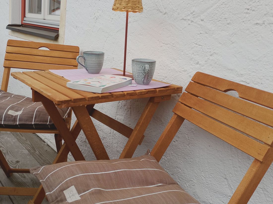 Separates Sitzen auf dem Balkon für jede Ferienwohnung möglich
