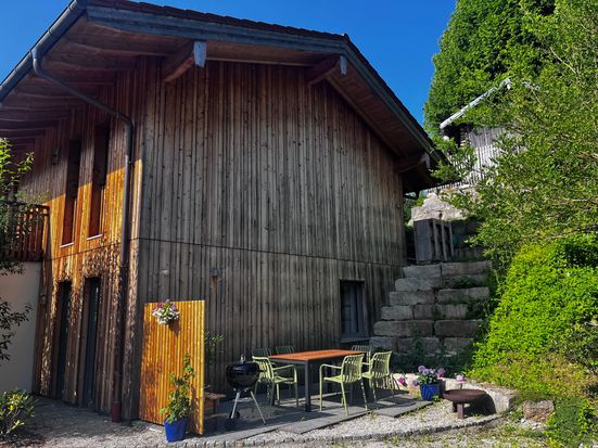 Freisitz mit Grillplatz