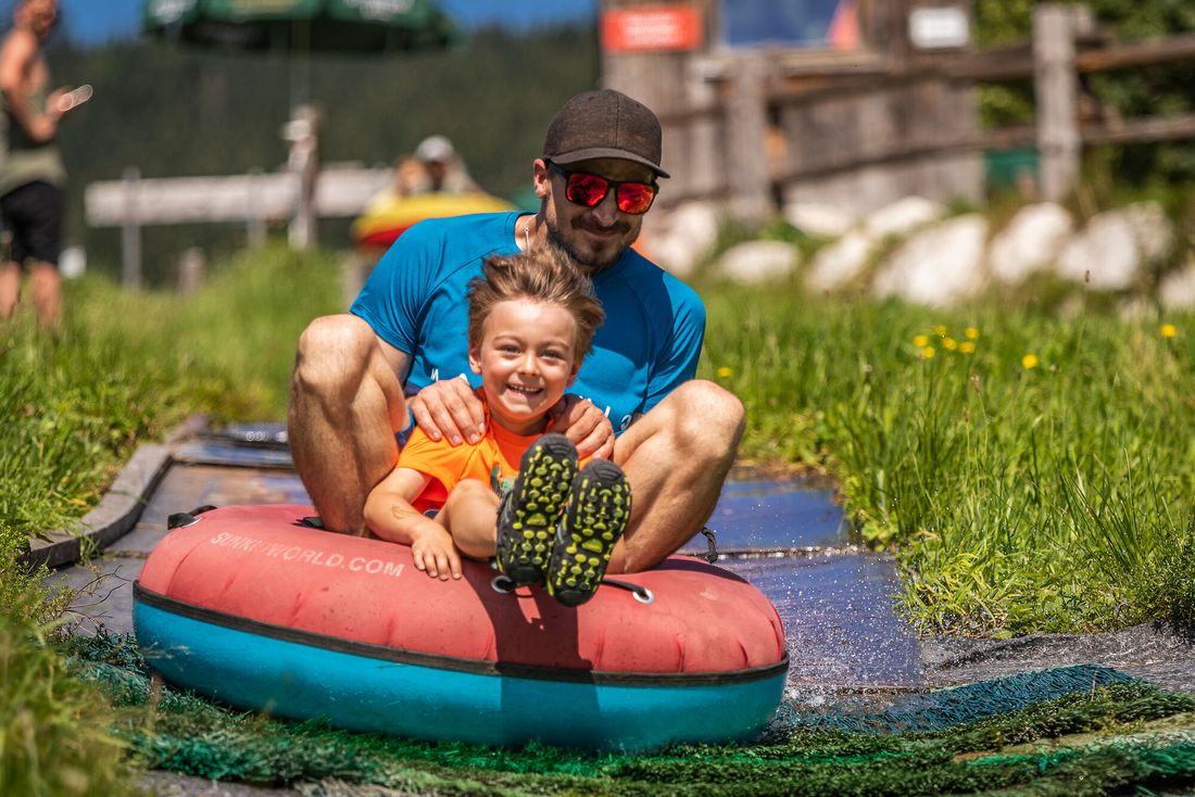Reifenrutsche an der Kesselalm
