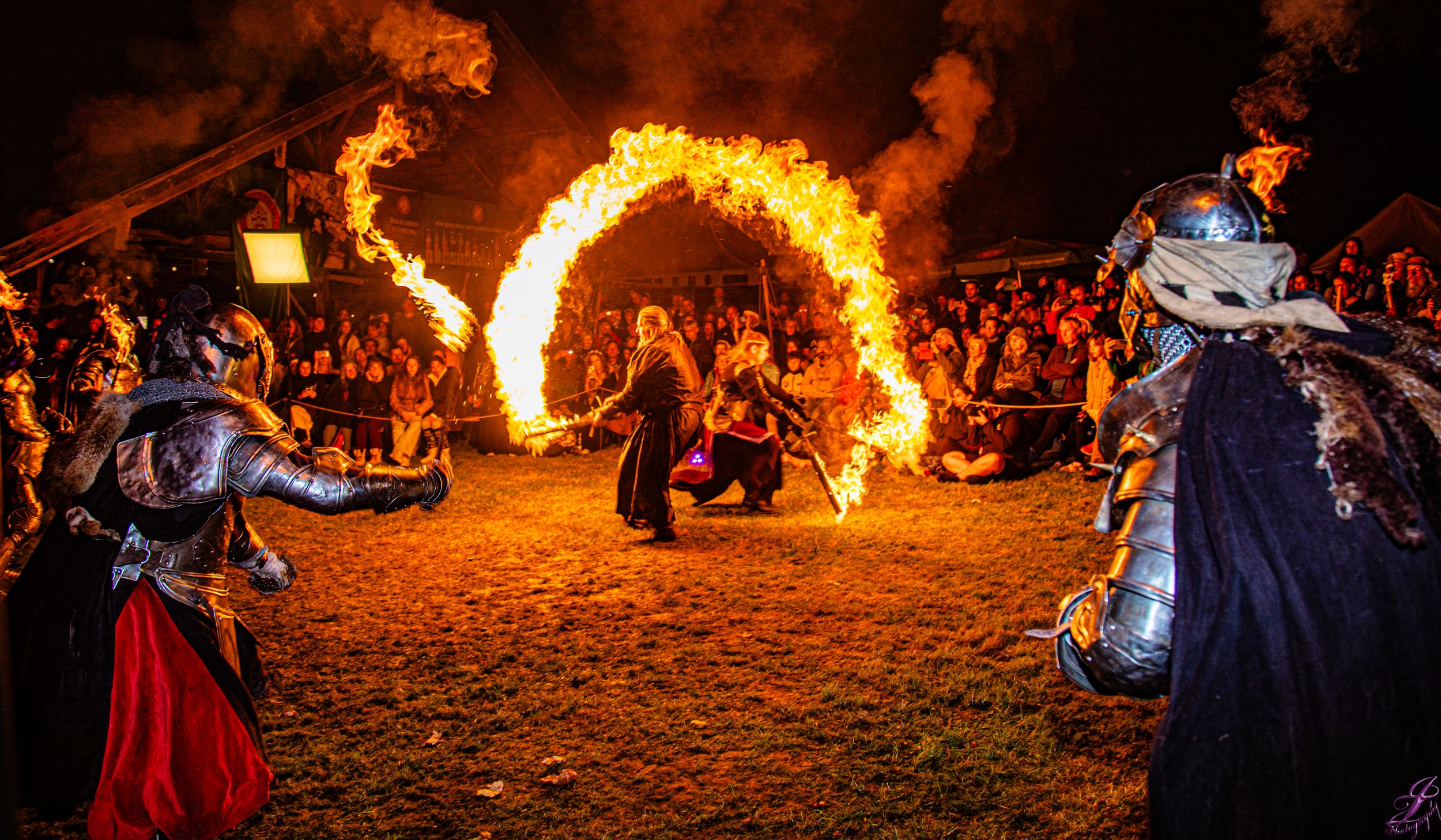 Große Feuershow