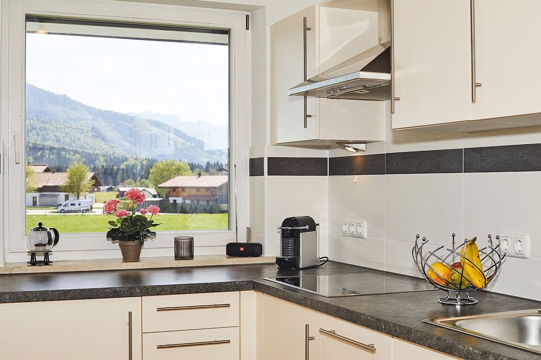 Küche mit Bergblick