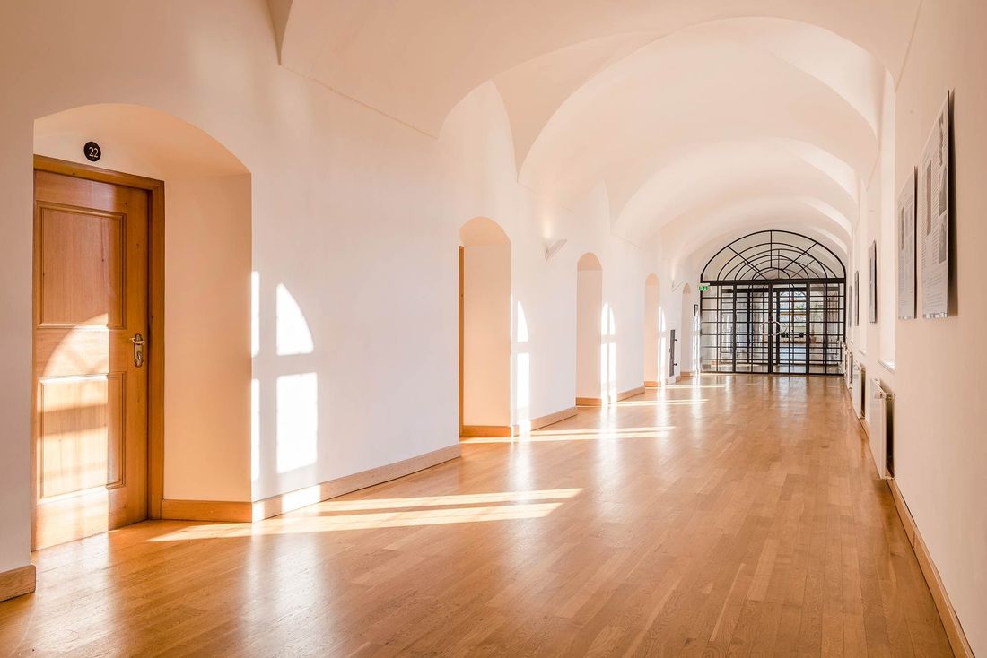 Gang zu den Hotelzimmern