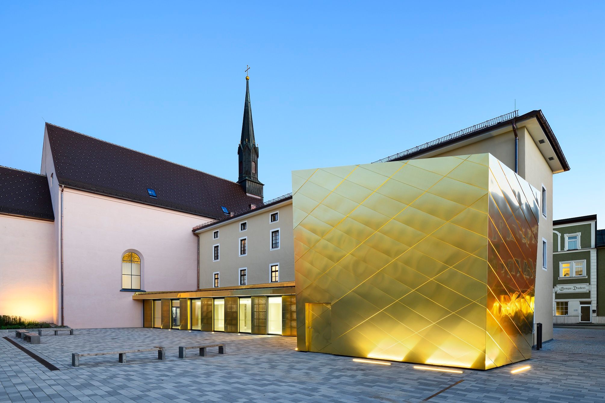 Kulturforum Klosterkirche - Goldener Anbau © Stadt Traunstein