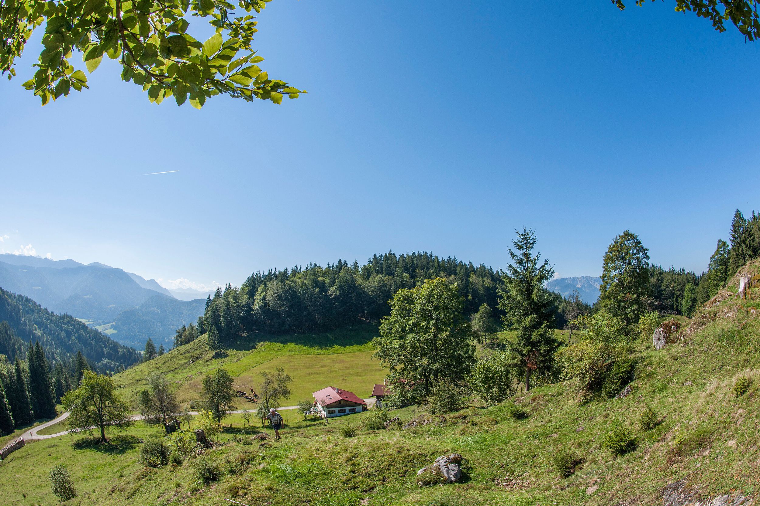 Ausblick vom Premiumwanderweg Chiemseeblick in Reit im Winkl