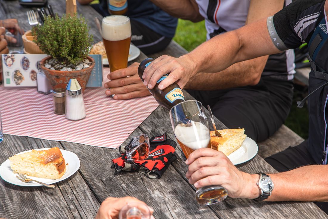 Leckere Brotzeit auf der Alm