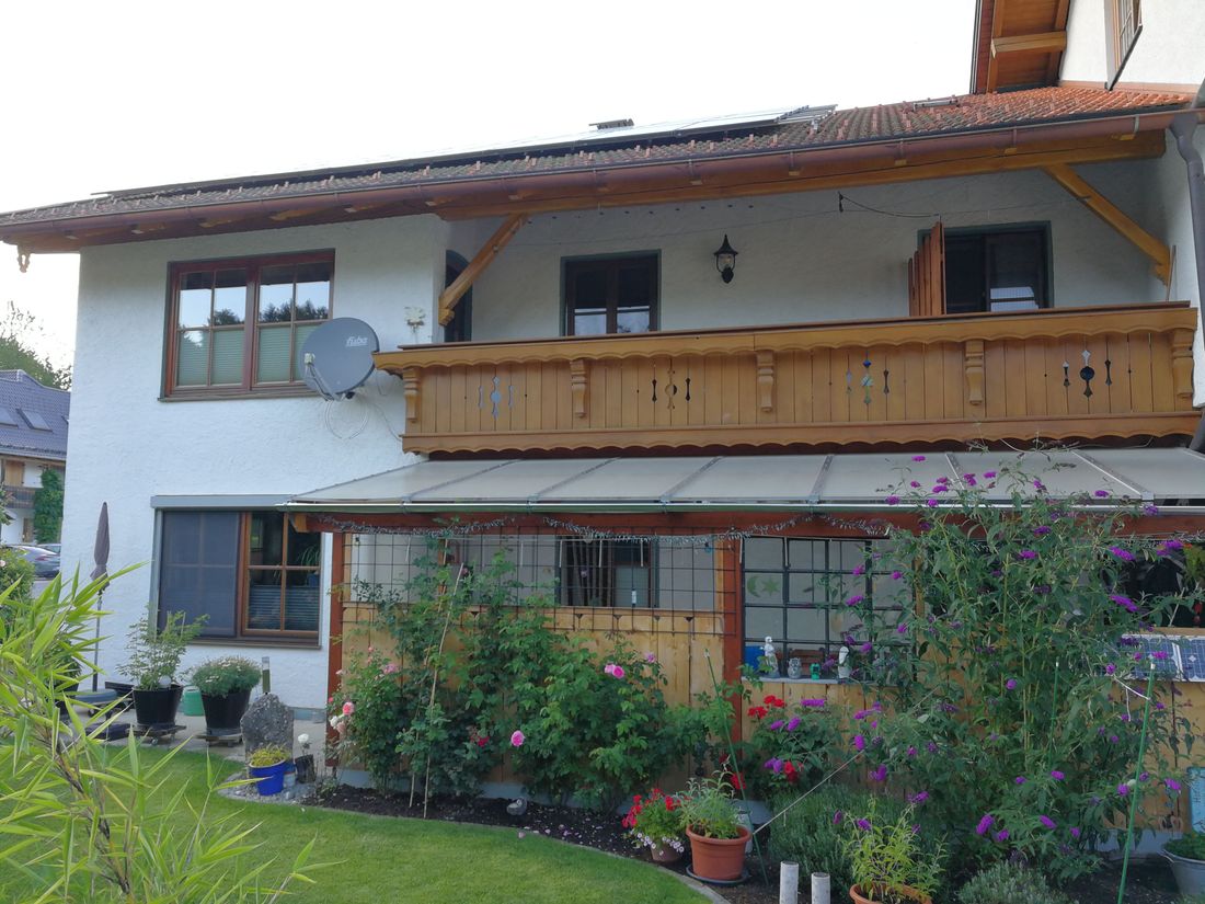 Ansicht mit Balkon