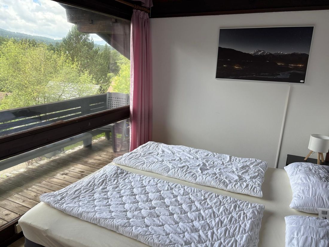 Schlafzimmer mit Bergblick