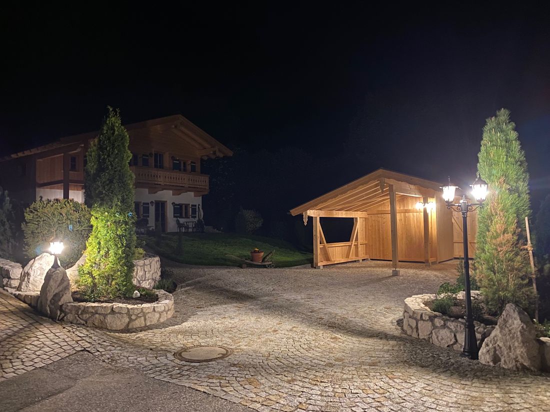 Chalet Vogelnest bei Nacht