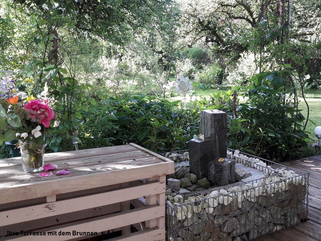 Garten im Sommer